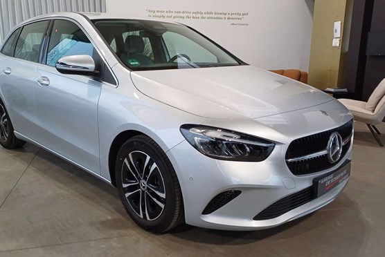 Mercedes-Benz B 180
