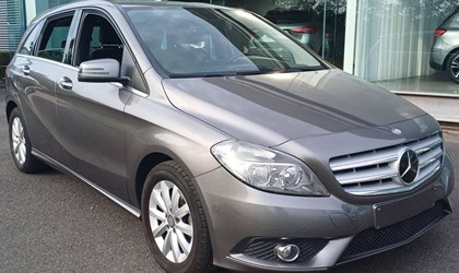 Mercedes-Benz B 180