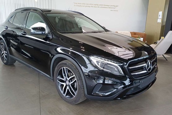 Mercedes-Benz GLA 200